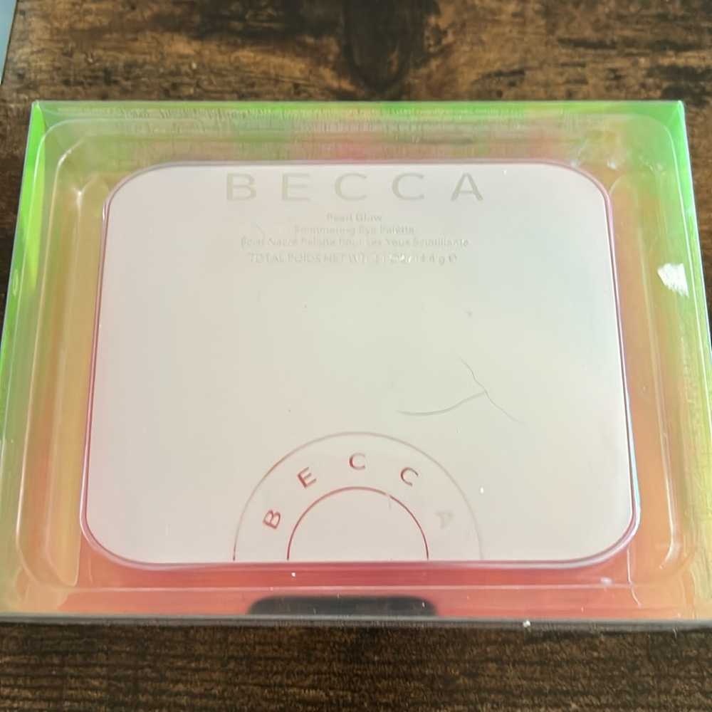 Becca: Pearl Glow Shimmering Eye Palette: BRAND NEW!!!